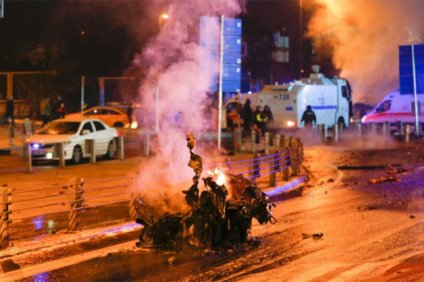Μακελειό στην Τουρκία: Διπλή βομβιστική επίθεση στην Κωνσταντινούπολη