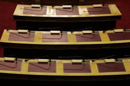 Ποιοι γνωστοί πολιτικοί ετοιμάζουν κόμμα-σφήνα σε ΣΥΡΙΖΑ-ΝΔ