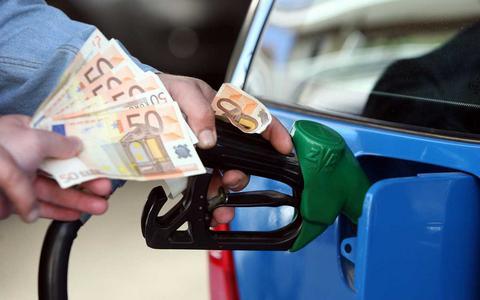 Μείον 506 ευρώ το χρόνο στα πορτοφόλια μας από τη «φωτιά» στα καύσιμα