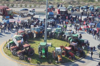 Ξεκινούν τα μπλόκα οι αγρότες