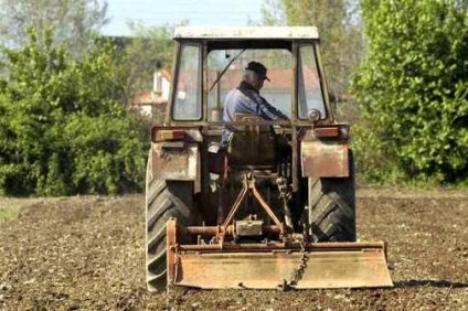 Έρχονται μηνιαίες ασφαλιστικές εισφορές για 650.000 αγρότες