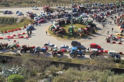 Στην κυβερνητική αναλγησία απαντούμε με συνέχιση του αγώνα.