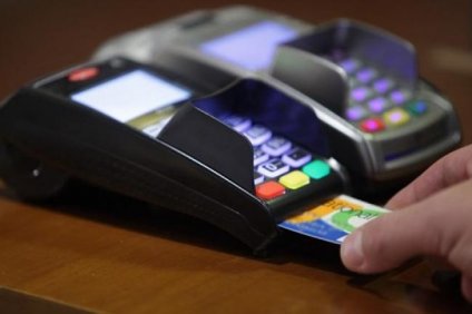 Ποιοι επαγγελματίες θα γίνουν… πελάτες των 100.000 τραπεζικών POS