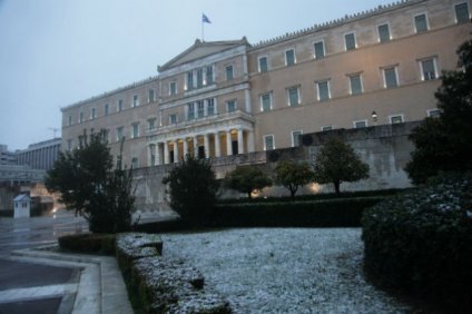 «Ναι» στα ανώνυμα κουπόνια των 50 ευρώ υπέρ κομμάτων