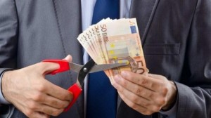 Στοιχεία ΣΟΚ.. Πάνω από 382.000 εργαζόμενοι λαμβάνουν μισθούς από 100 έως 400 ευρώ το μήνα