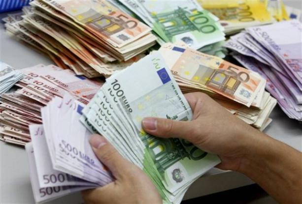 Σφίγγει ο κλοιός για 530.000 οφειλέτες των Ταμείων με χρέη κάτω των 5.000 ευρώ