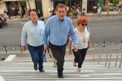 Στο πλευρό του Πελετίδη