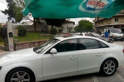Πάρκινγκ μπροστά στη γλυπτοθήκη