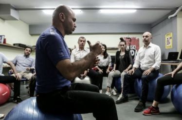Όλες τις καρέκλες με μπάλες ισορροπίας σκοπεύουν να αντικαταστήσουν στο…