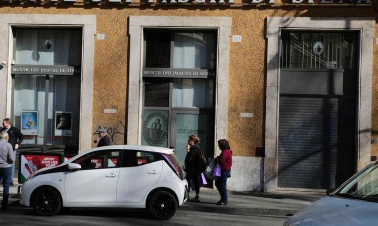 Η Κομισιόν «σώζει» τράπεζες με κρατικό χρήμα στην Ιταλία