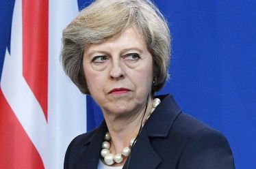 Βρετανικές Εκλογές: Ψυχρολουσία για Theresa May. Πρώτη αλλά χωρίς αυτοδυναμία