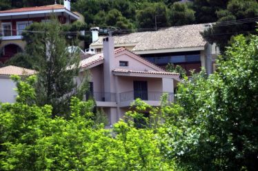 Οι Γερμανοί ξανάρχονται… και αγοράζουν εξοχικά σε τιμή ευκαιρίας!