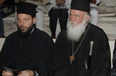 Πετάξτε τα ράσα, ρε παπάδες…