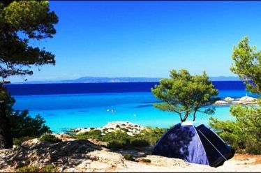 Ελεύθερο κάμπινγκ: τι προβλέπει ο νόμος – Τα πρόστιμα και…