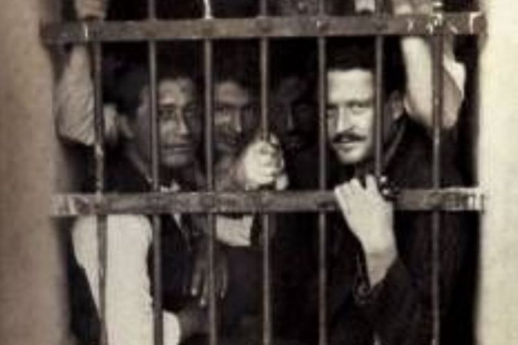 Το μαύρο σύννεφο του φασισμού πλανιέται πάνω απ’ την οικουμένη! | του Γ. Παληγεώργου