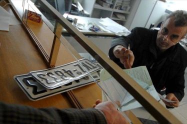 Μόνο με ακινησία η αποφυγή καταβολής τελών κυκλοφορίας