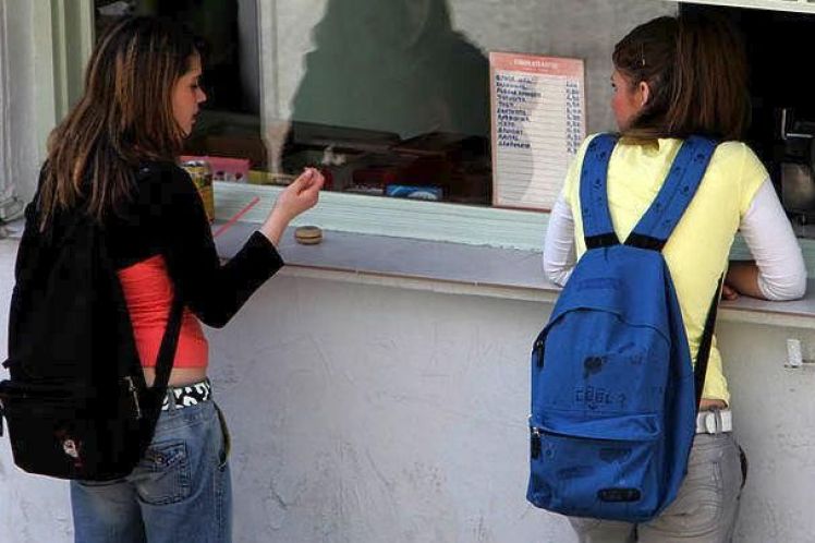 «Στοπ» στην πώληση αναψυκτικών σε όλα τα σχολεία της ΕΕ από τα τέλη του 2018
