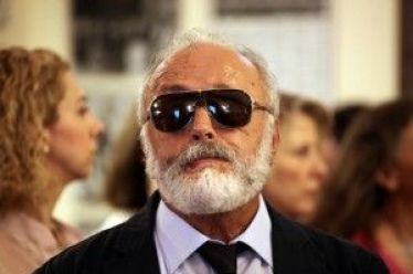 Mην το χασετε VIDEO-σοκ με τον Κουρουμπλή να χορεύει ζειμπέκικο…
