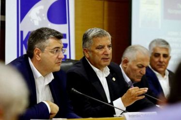 ΚΕΔΕ: Όχι σε απλή αναλογική, τετραετή θητεία, ναι σε μεταβίβαση…