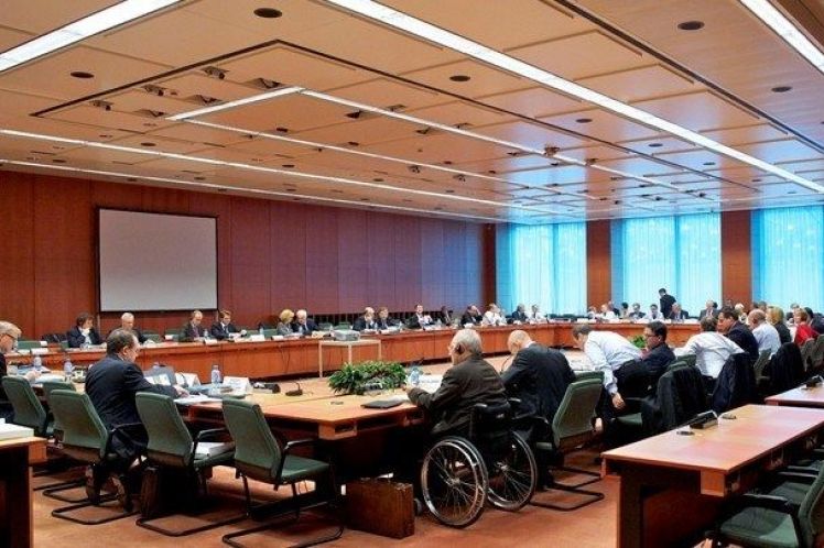 Eurogroup: Επιστρέφει η τρόικα 23 Οκτωβρίου – “Χτύπησε” στο αντίο του ο Σόιμπλε