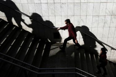 Ποιοι κλάδοι είναι οι «πρωταθλητές» στις μειωμένες αποδοχές