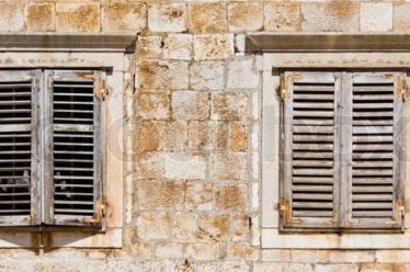 Τα σκιάχτρα των ερημόσπιτων