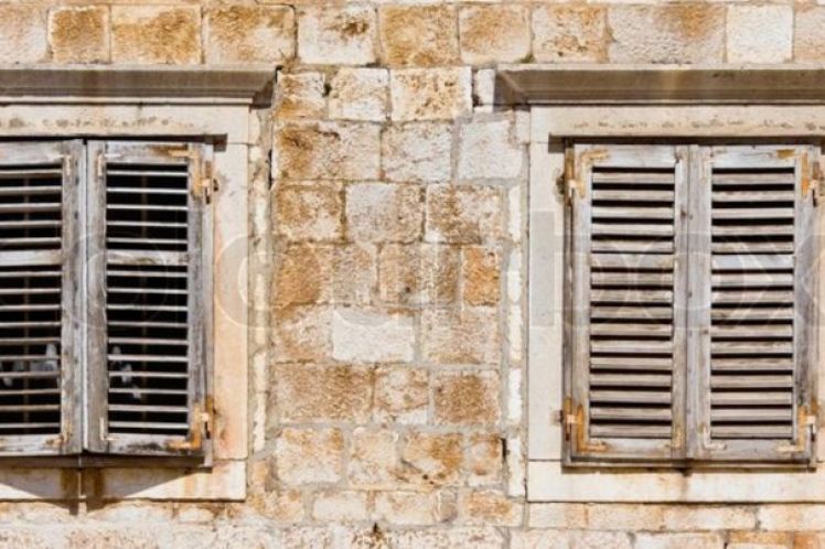 Τα σκιάχτρα των ερημόσπιτων