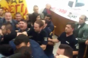 Στην Αθήνα το κίνημα κατά των πλειστηριασμών έδιωξε από την…