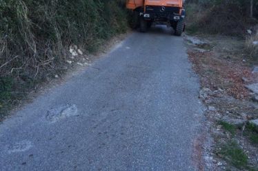 Εργασίες καθαρισμού αγροτικών δρόμων στη Σταμνά