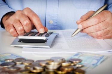 Έρχονται αλλαγές στο σχέδιο για τις 120 δόσεις