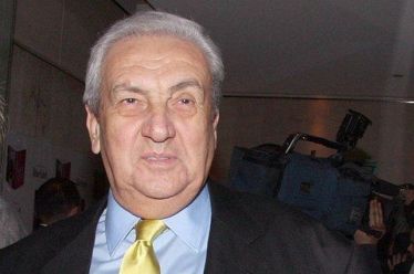 «Ρήγματα» στους καναλάρχες για τις άδειες