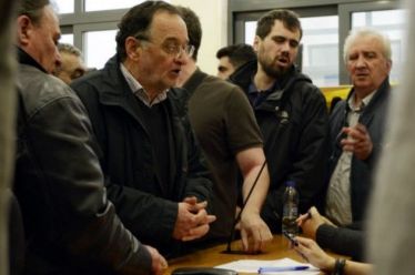 Σφοδρή επίθεση Λαφαζάνη για την απόφαση των συμβολαιογράφων