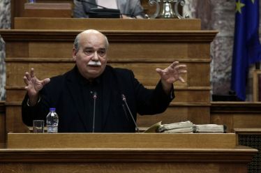 Βόμβα Βούτση στην Βουλή κατά την διάρκεια της συζήτησης για…