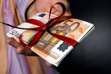 ΟΑΕΔ: Σήμερα το δώρο Χριστουγέννων και επίδομα ανεργίας