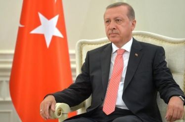 Ανακοίνωση του Σχεδίου Β: “Το χαλί του Τσίπρα στον Ερντογάν…