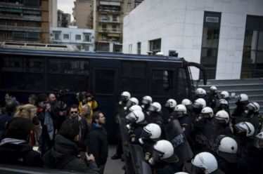 «Πλειστηριασμοί της μιας πεντάρας»
