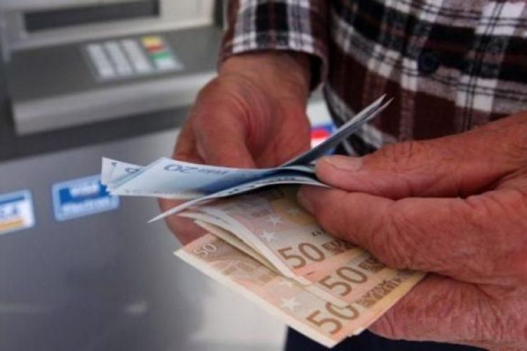 Κούρεψαν τα αναδρομικά ασθενείας σε συνταξιούχους – Πώς θα δείτε αν έπεσε «ψαλίδι» και σε σας