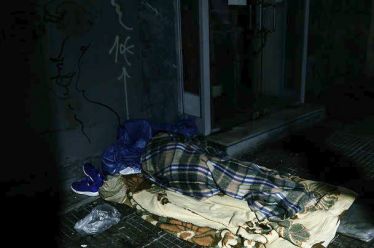 Οι άστεγοι στο κέντρο της Αθήνας