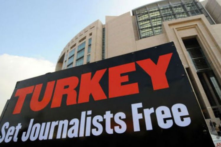Από τουρκικό δικαστήριο Ισόβια κάθειρξη σε έξι Τούρκους δημοσιογράφους, λόγω μαρξιστικών .. αντιλήψεων