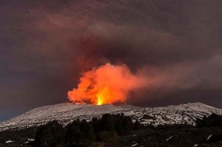 Το ηφαίστειο της Αίτνας «γλιστράει» προς τη θάλασσα!