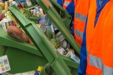 Οι Αμερικανοί πετούν στα σκουπίδια 150.000 τόνους τροφίμων την ημέρα
