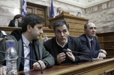 ΓΣΕΕ: Χουλιαράκης και Τσακαλώτος παραποίησαν τη σύμβαση εργασίας που υπέγραψε…