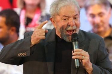 Βραζιλία: Από τη φυλακή, ο Λούλα διεκδικεί μια τρίτη προεδρική…