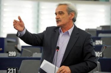 Ν.Χουντής: “Ο ΣΥΡΙΖΑ, με ‘ταξική μεροληψία’, μειώνει το φόρο μερισμάτων”