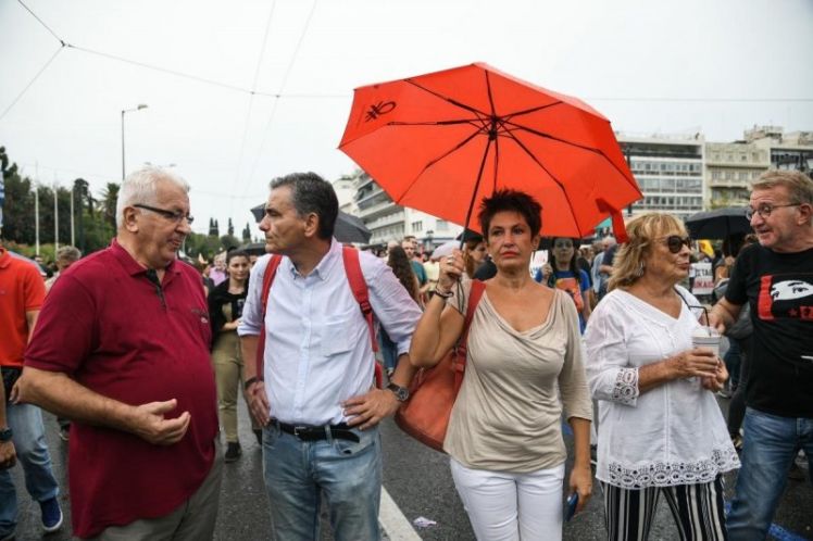 ΑΔΕΔΥ κατά Τσακαλώτου: «Απύθμενο θράσος» – Οργή συνδικαλιστών κατά του πρώην υπουργού που ντύθηκε «απεργός»