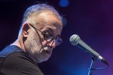 Εφυγε από τη ζωή ο σπουδαίος μουσικοσυνθέτης Θάνος Μικρούτσικος