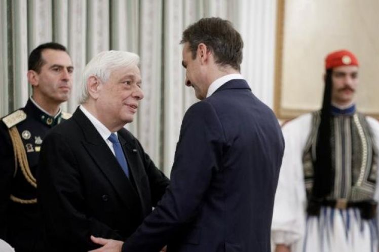 Προεδρικό Μέγαρο: Οι ευχές στον Παυλόπουλο, οι απουσίες και οι διάλογοι