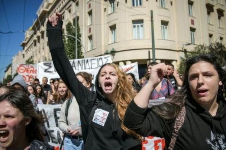 Τα σχολεία αντιδρούν στα σχέδια της κυβέρνησης