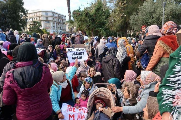 Μυτιλήνη: Διαδήλωση χιλιάδων προσφύγων