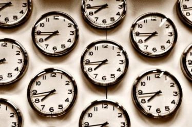 Αλλαγή ώρας: Πότε γυρίζουμε τα ρολόγια μας μία ώρα μ